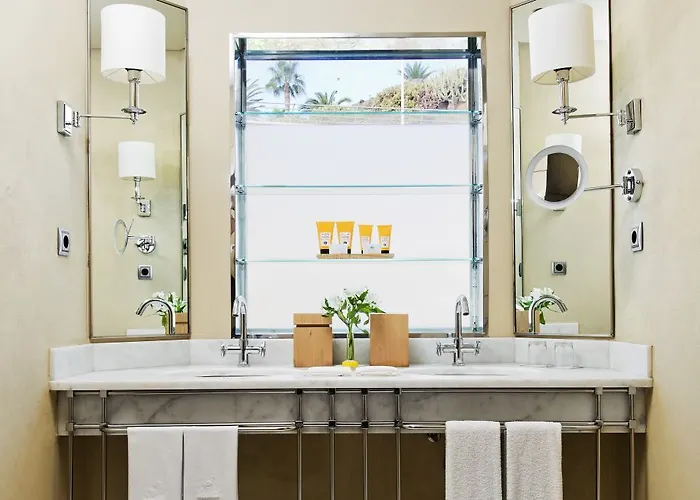 Hotel Bahia Del Duque 5*